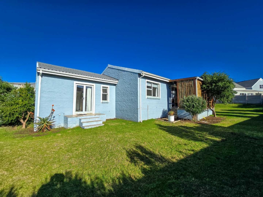 2 Bedroom Property for Sale in Stilbaai Wes Western Cape
